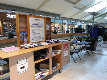 Mall hallway with benches